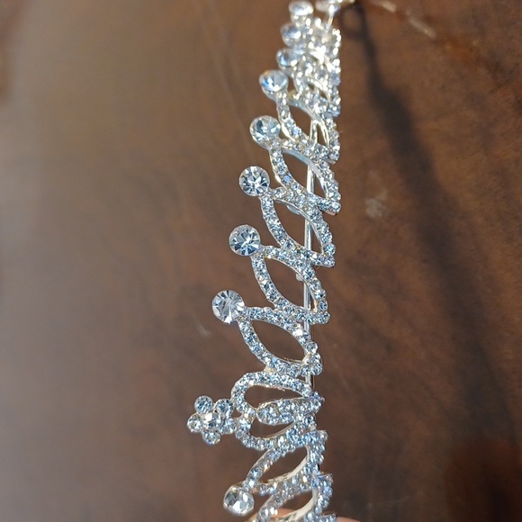 NEW. Bridal Headwear Tiera / Bride Wedding accessory 5728 - Picture 4 of 9